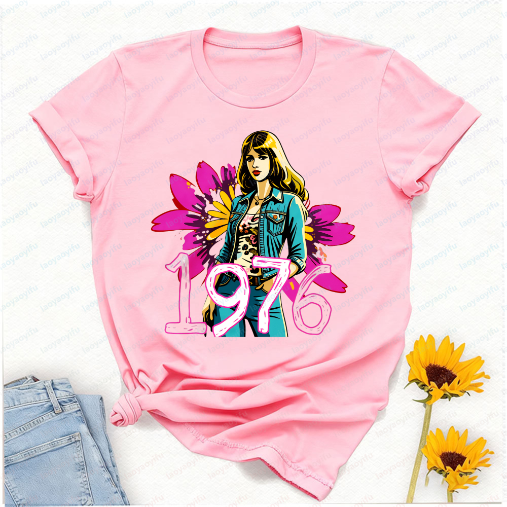 1976 Retro Groovy Girl T-Shirt - Women'S Fashion Of The 70S ulasan dan harga